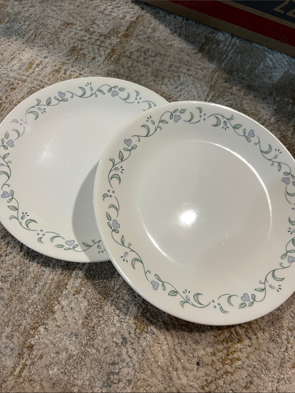 2 Corelle country kitchen 8.5” plates z28
